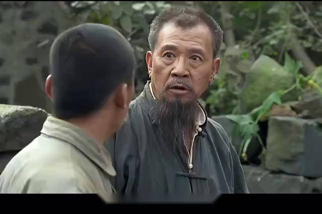 新四军硬磕头，失势后再磕千响头