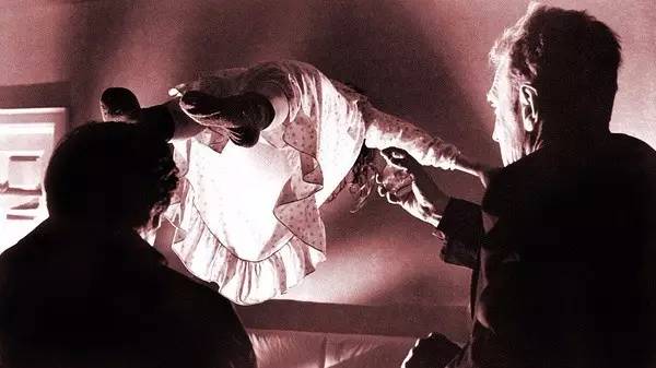 驱魔人电影 双线叙事 恐怖套路_驱魔人2txt全集下载