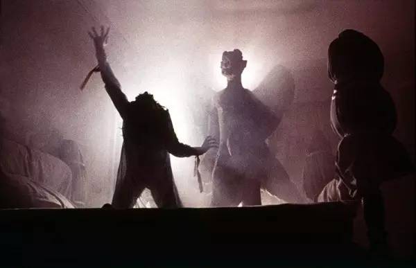 驱魔人电影 双线叙事 恐怖套路_驱魔人2txt全集下载